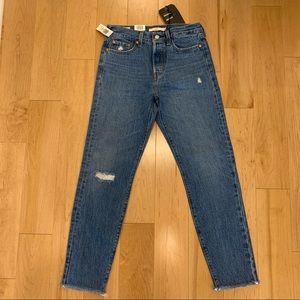 BRAND NEW W TAGS Levi Wedgie jeans